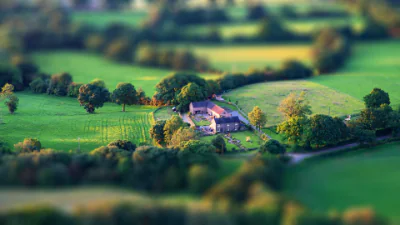 Now and again I like to mess around with tilt/shift photography, slowly turning the world into a model village